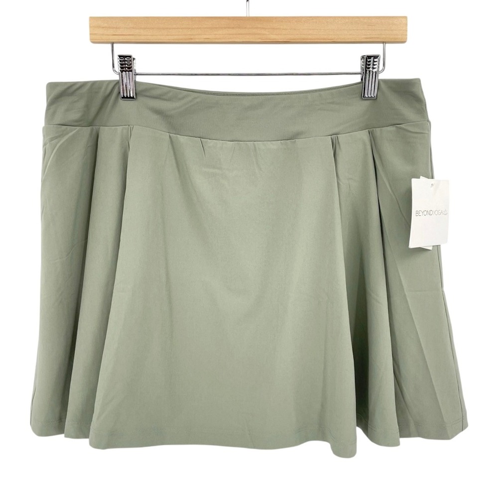 NEW Beyond‎ Yoga Skirt Tennis Skort Athleisure Shorts Golf Performance XL Sporty